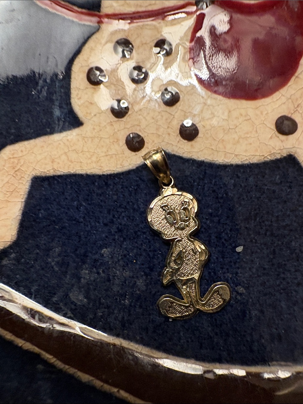 10k  gold Tweety Pie Pendant